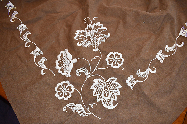 Brown White Table Cloth 05